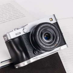 Metal Grip for Fujifilm XE5 – Ergonomic Handle, Hidden SD Slot, Arca-Swiss Base
