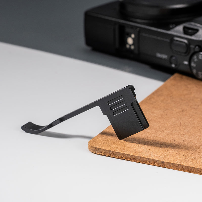 Finger Grip for Ricoh GR III/GR IIIx – CNC Precision Machined, Ultra-Thin, Avoids Button Design